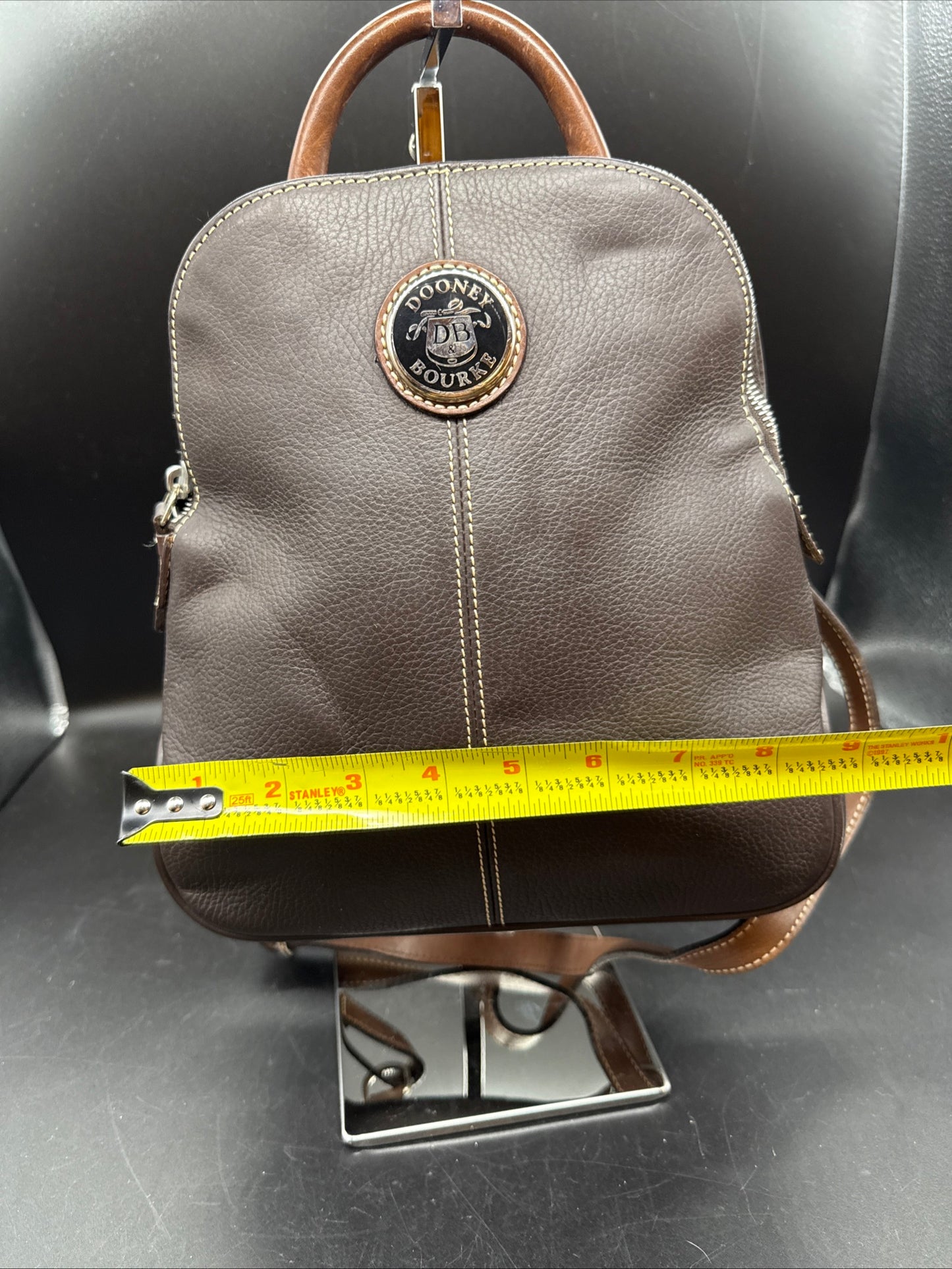 Vintage DOONEY & BOURKE Brown Pebbled Leather Zip Backpack Preloved
