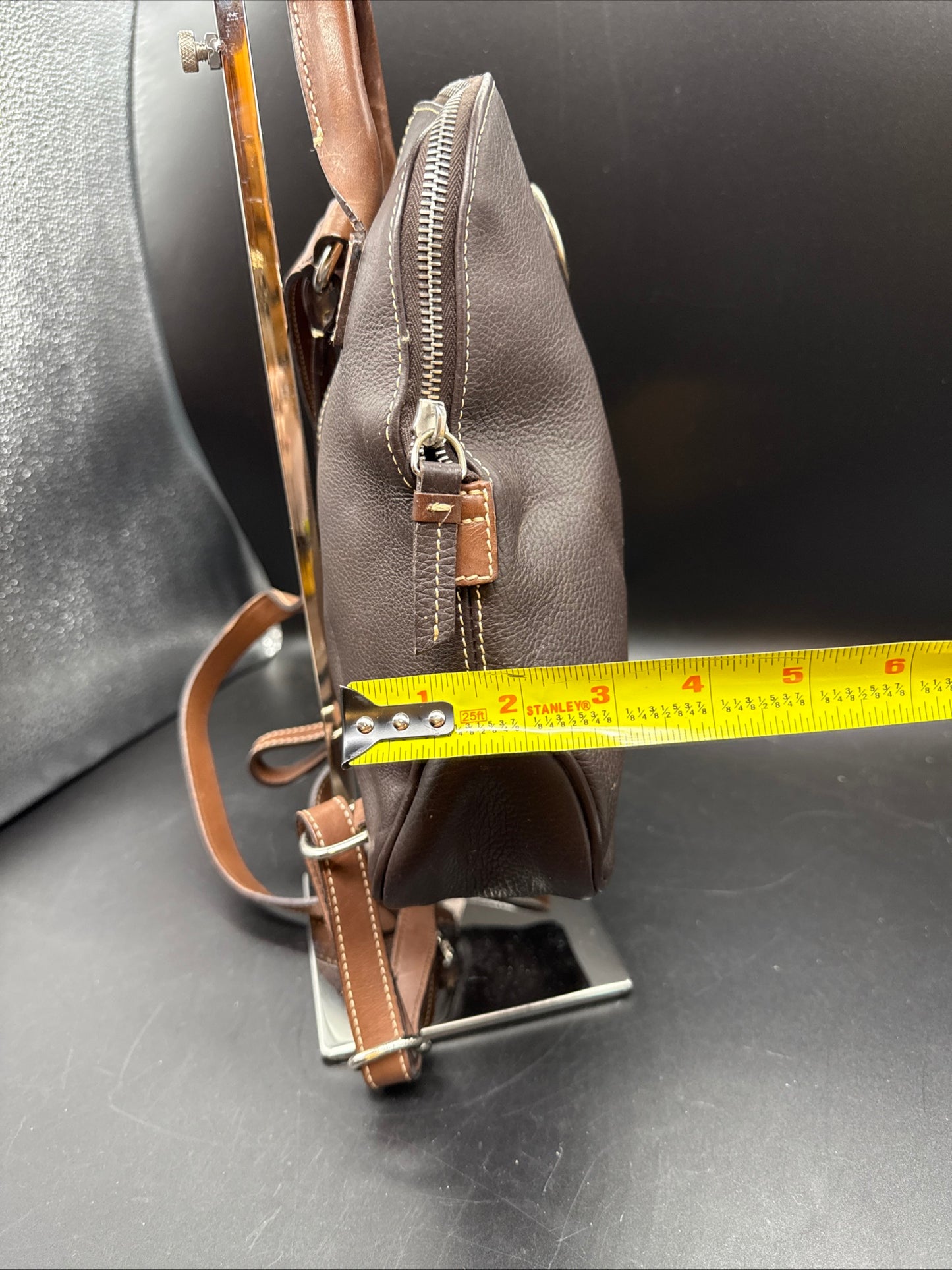 Vintage DOONEY & BOURKE Brown Pebbled Leather Zip Backpack Preloved
