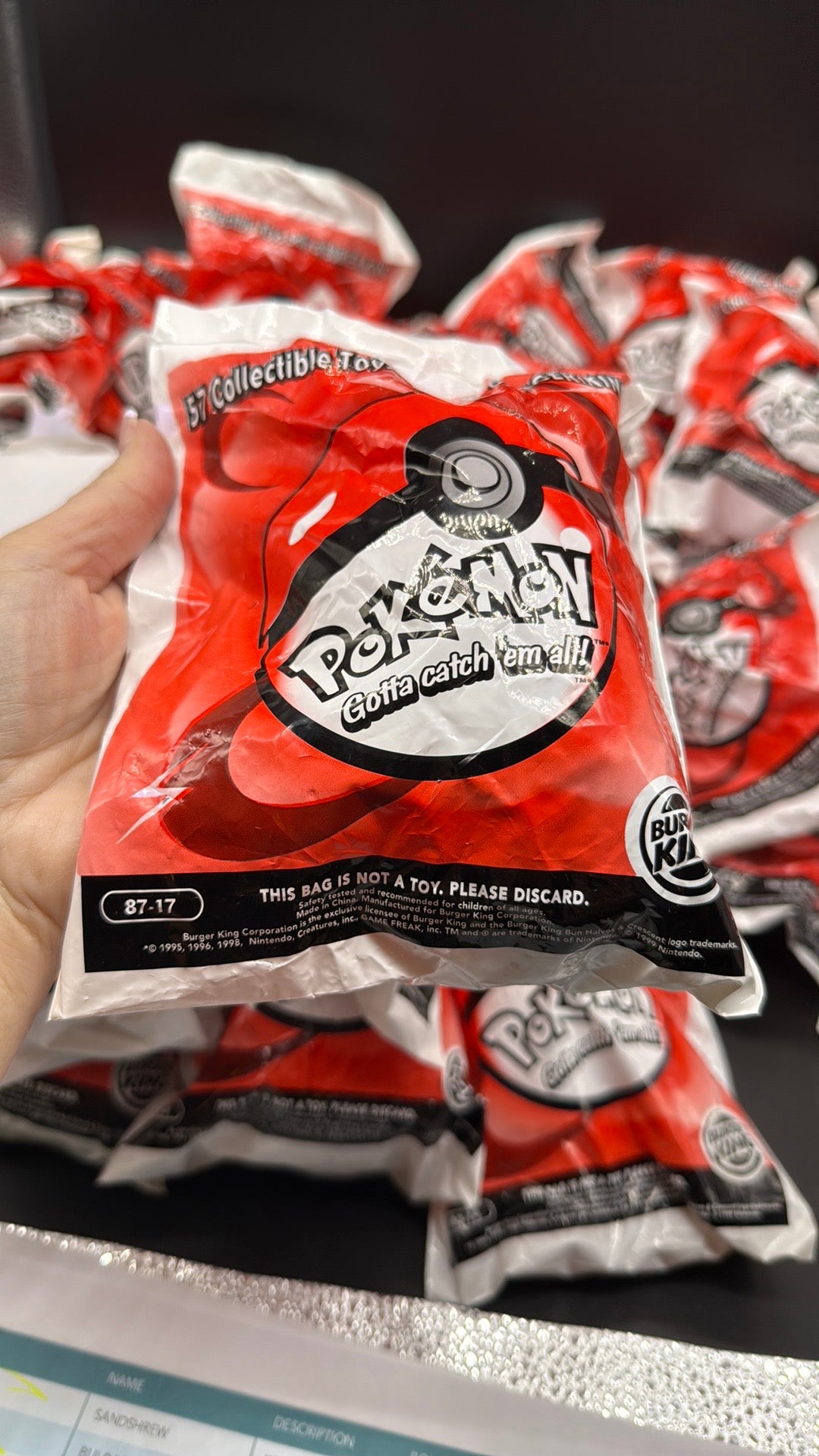 1999 Pokemon Burger King Pokeball * 87-17 Rapidash Launcher* Sealed