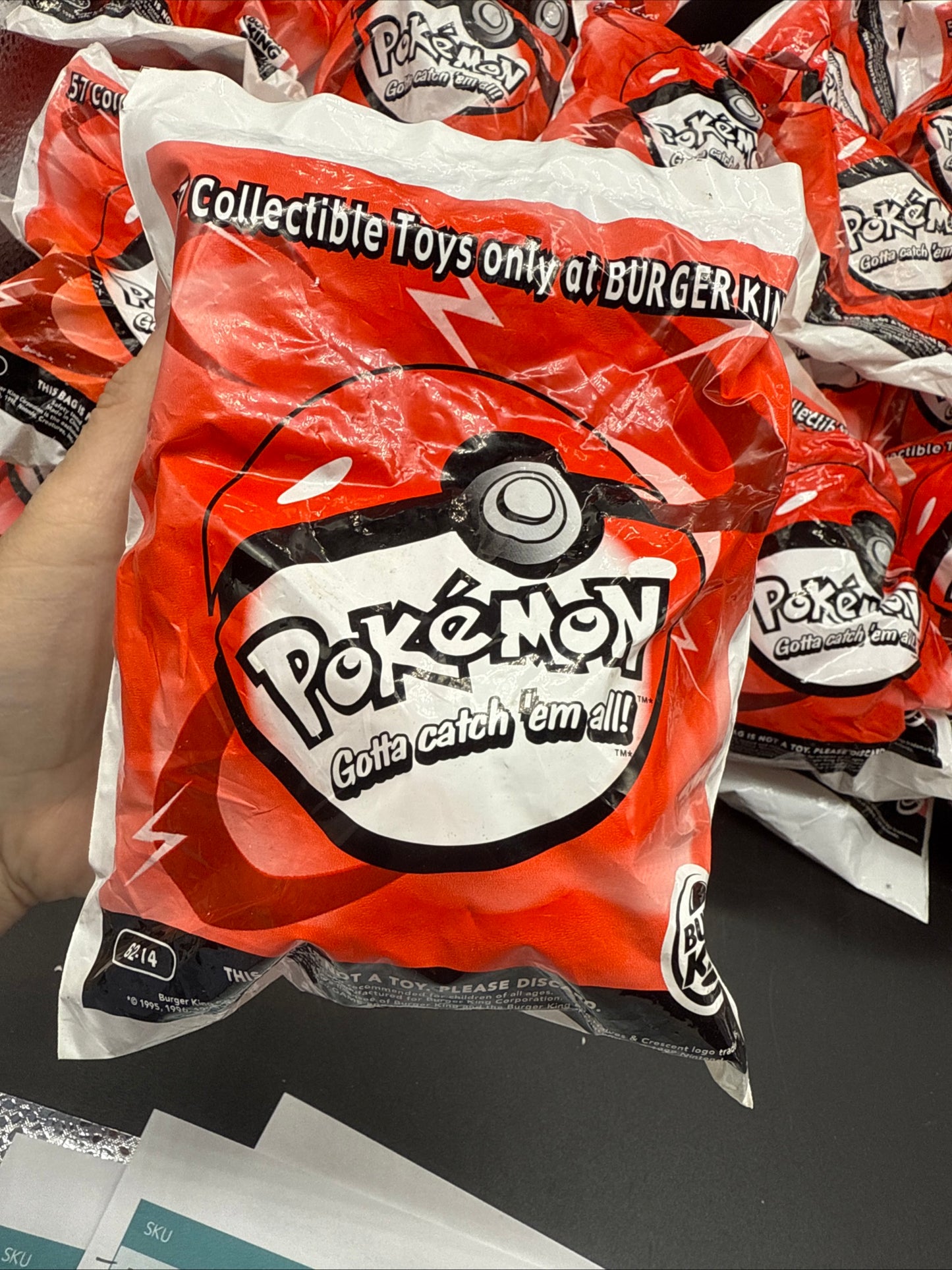 1999 Burger King Pokemon Pokeball Toys #62-14 New And Unopened Cubone-key Ring