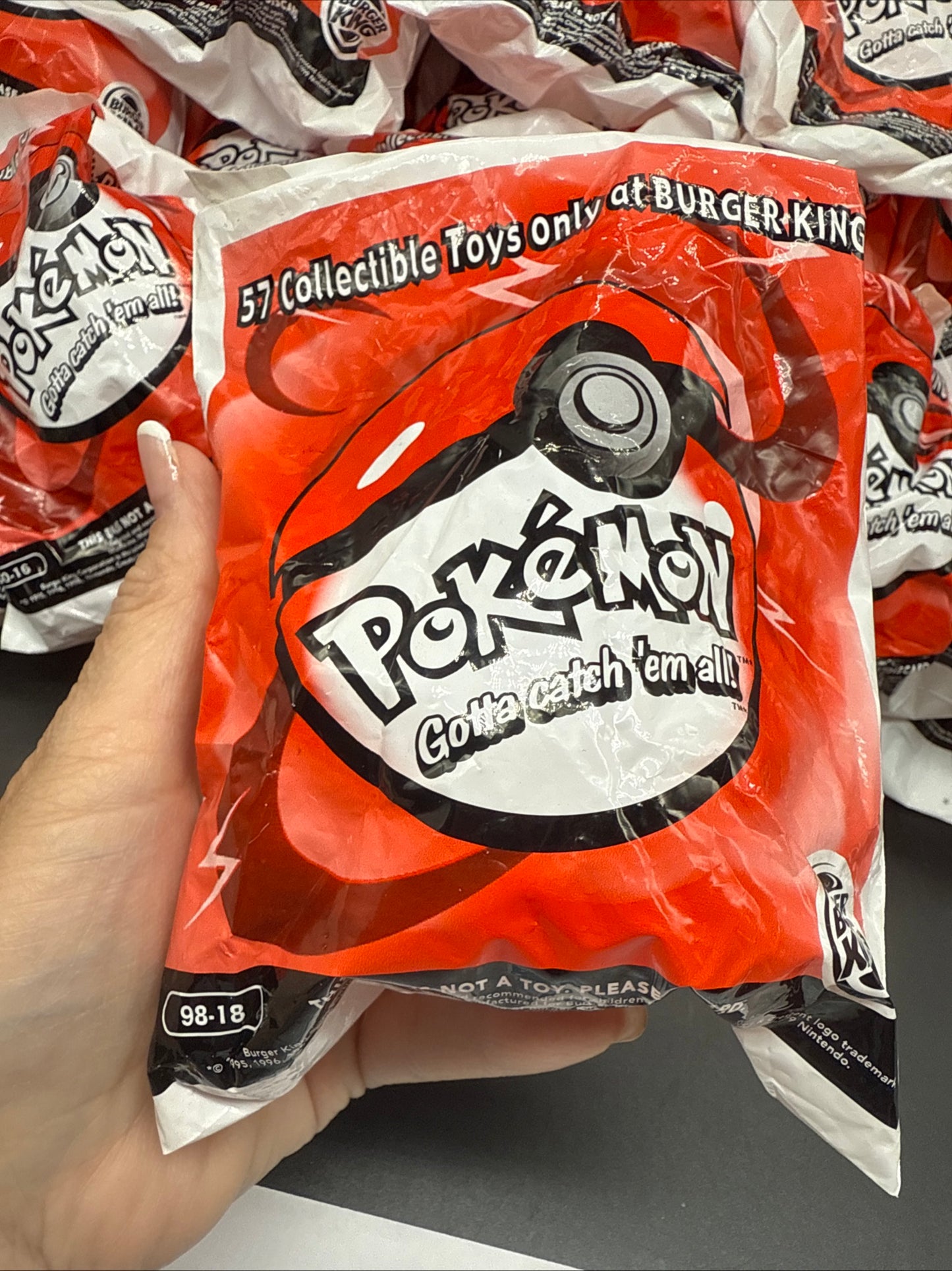 1999 Burger King Pokemon Toy 98-18 Ditto-Rev-Tops