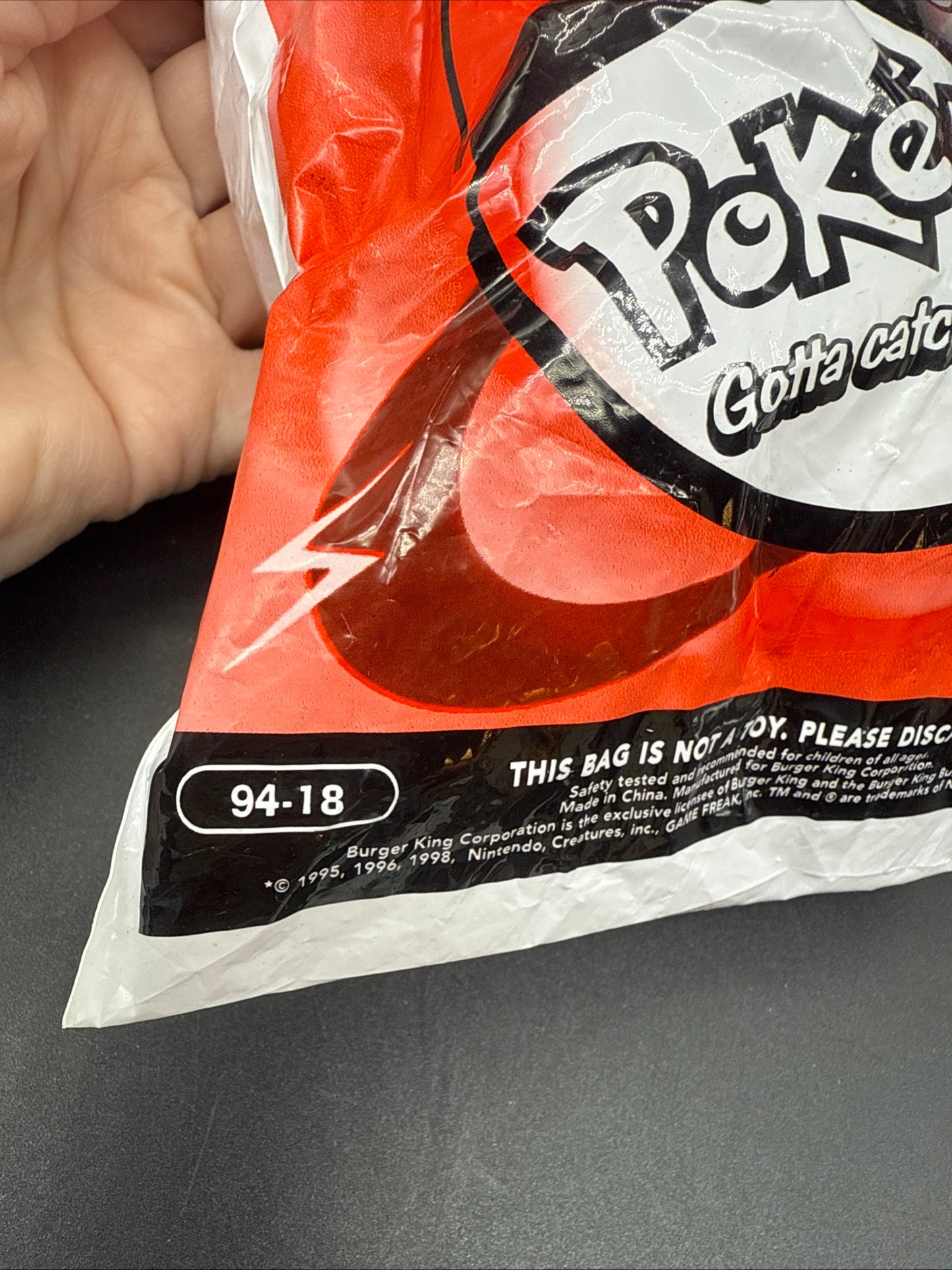 1999 Burger King Pokemon Pokeball Toy #94-18 Geodude-Key-Ring (Never opened )