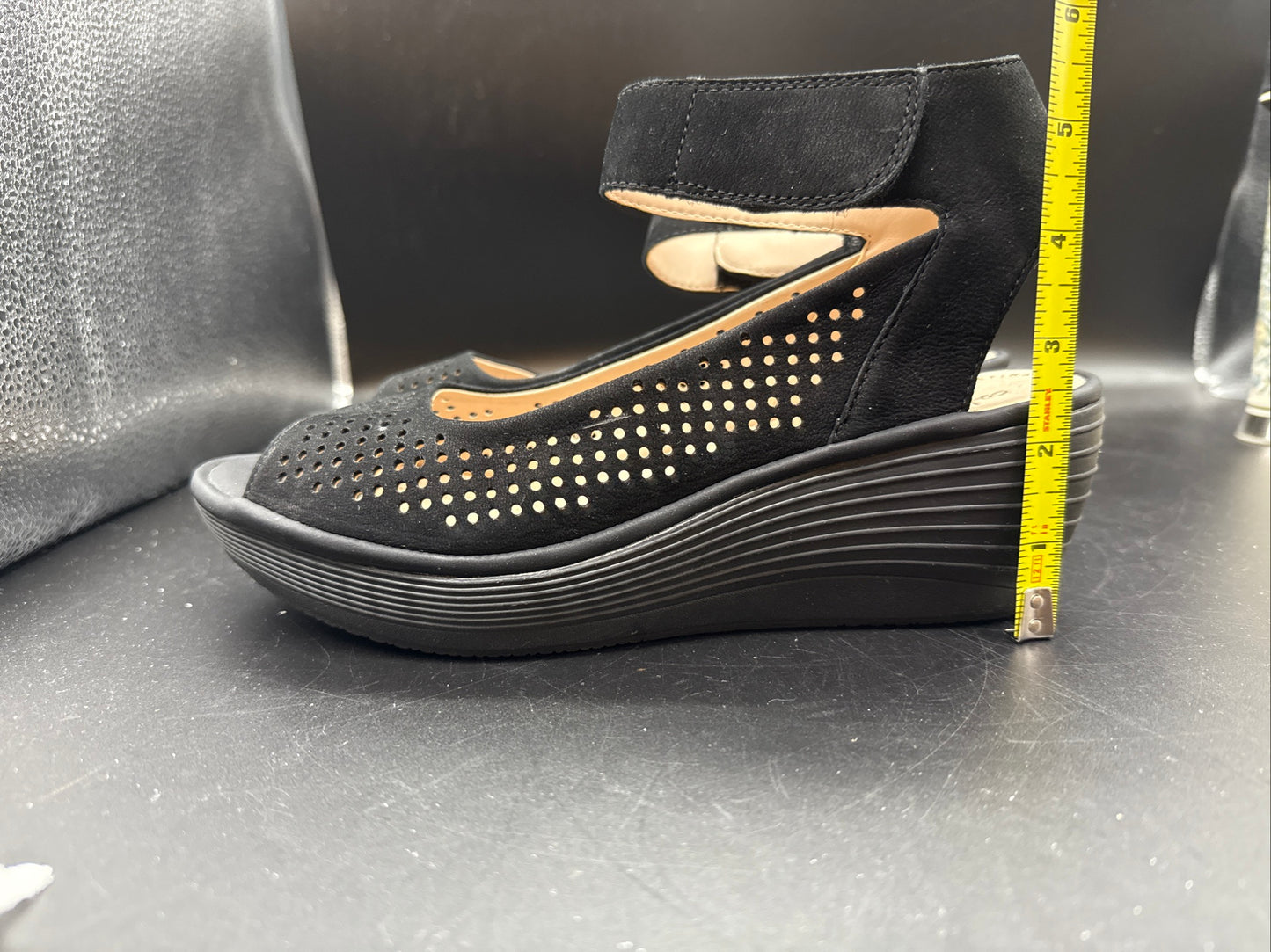 Clarks COMFORTABLE Smooth Suede Black Ankle Strap Wedge Platform 8.5 Womens