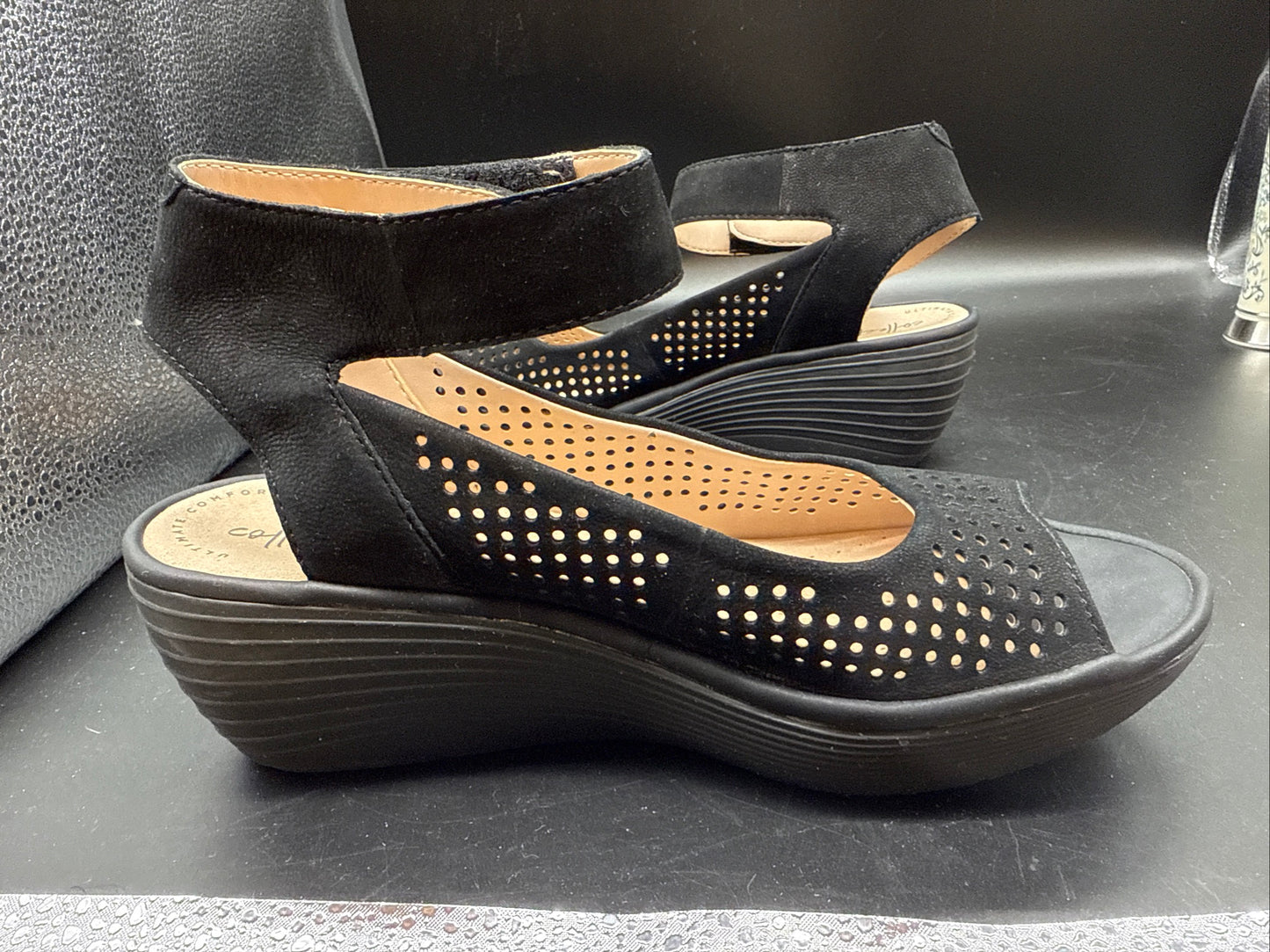 Clarks COMFORTABLE Smooth Suede Black Ankle Strap Wedge Platform 8.5 Womens