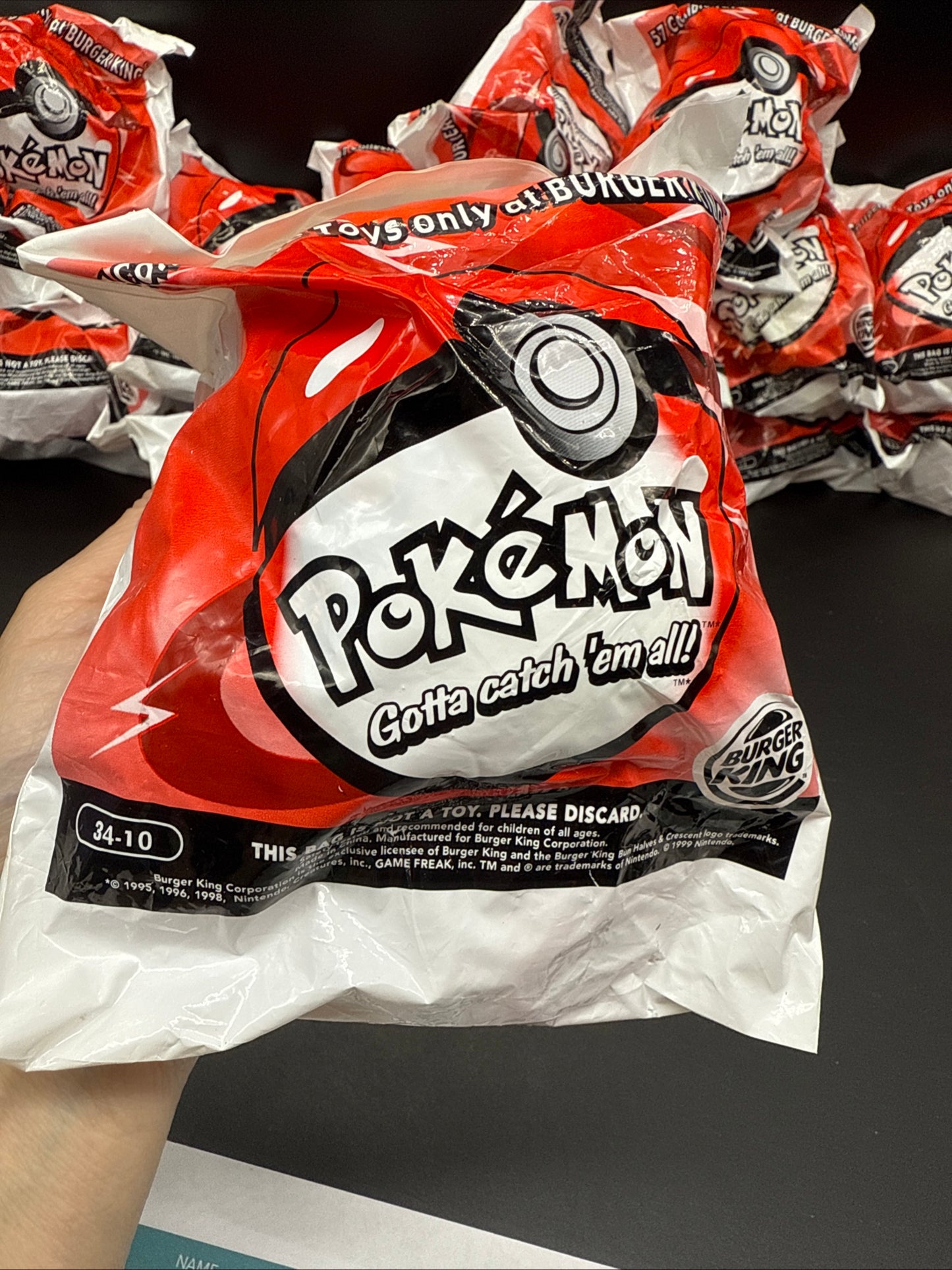 1999 Burger King Pokemon pokeball Toy #34-10 Pikachu-talking (Unopened)