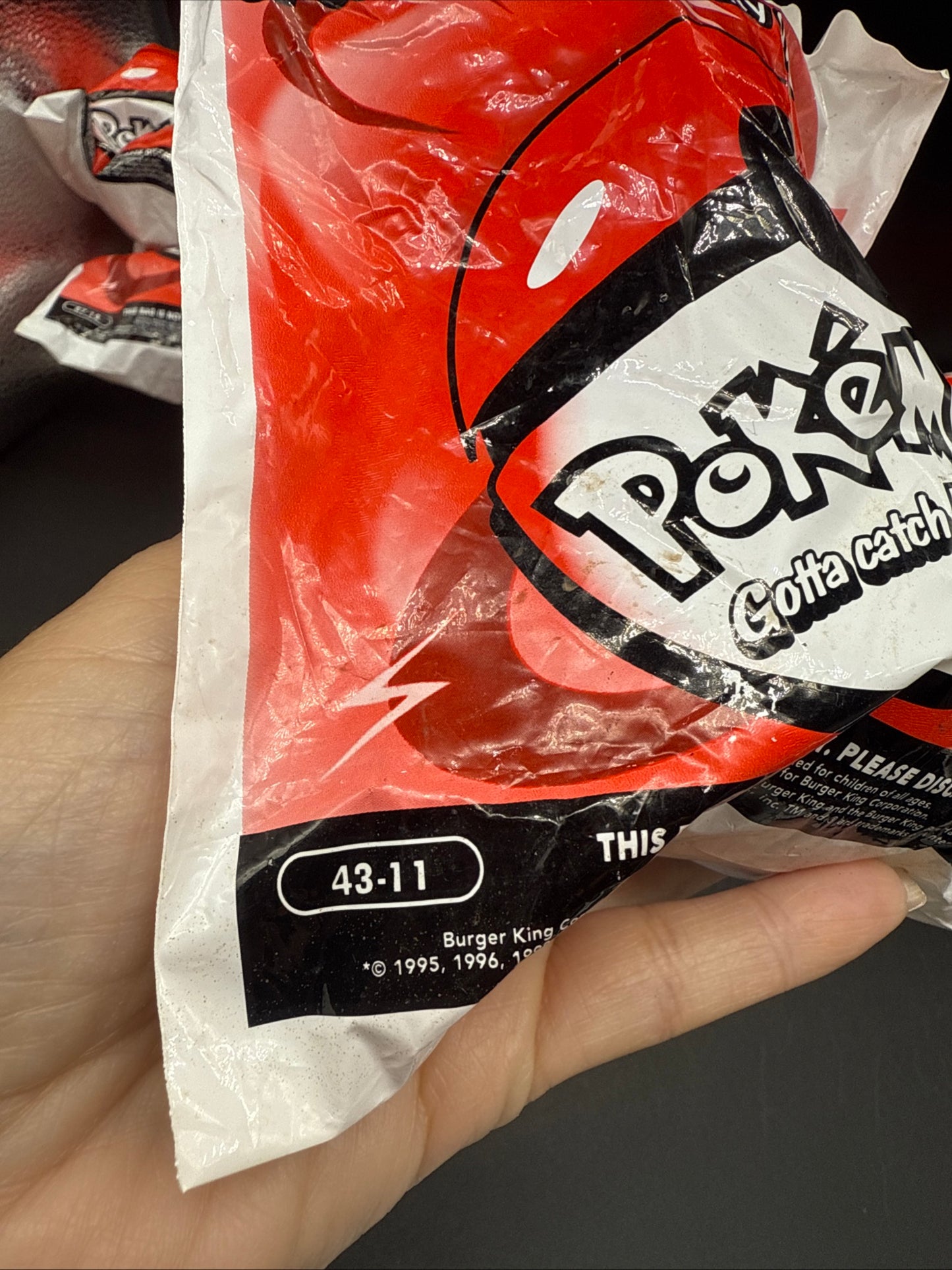 1999 Burger King Pokemon pokeball Toy #43-11 Poliwhirl-Beanbag (Unopened)