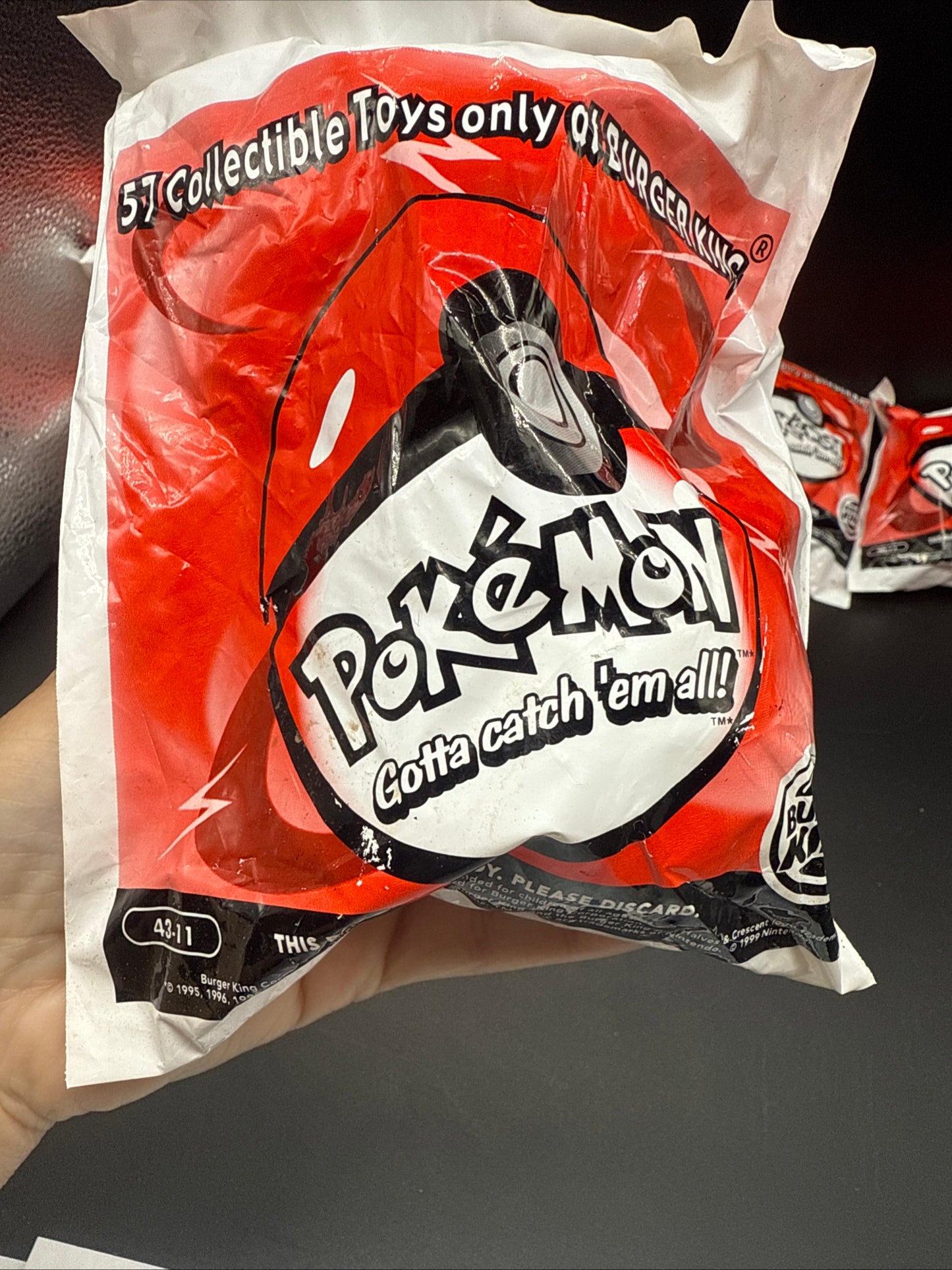 1999 Burger King Pokemon pokeball Toy #43-11 Poliwhirl-Beanbag (Unopened)