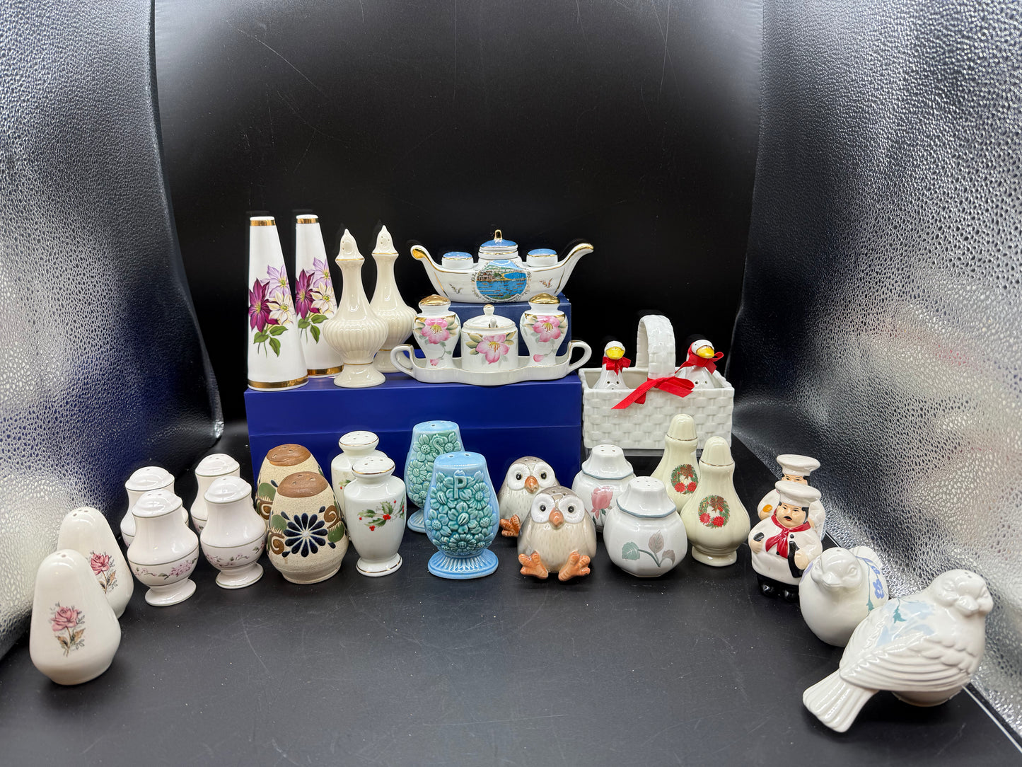 Lot Of 16 Salt And Pepper Shakers.